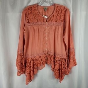 NEW Versona Boho Coral Lace Shark Bite Hem Bell Sleeeve Button Up Top Size Small
